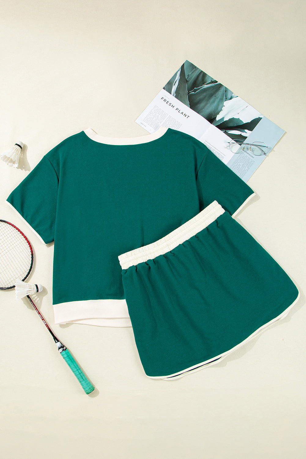 Evergreen Plus Size Contrast Trim T Shirt and Skirt Two Piece Set